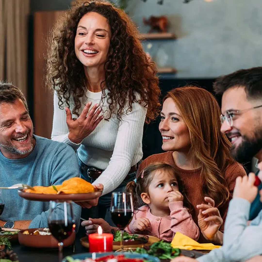 Robert Irvine's Initiative Aims to Strengthen Military Families Through Shared Meals