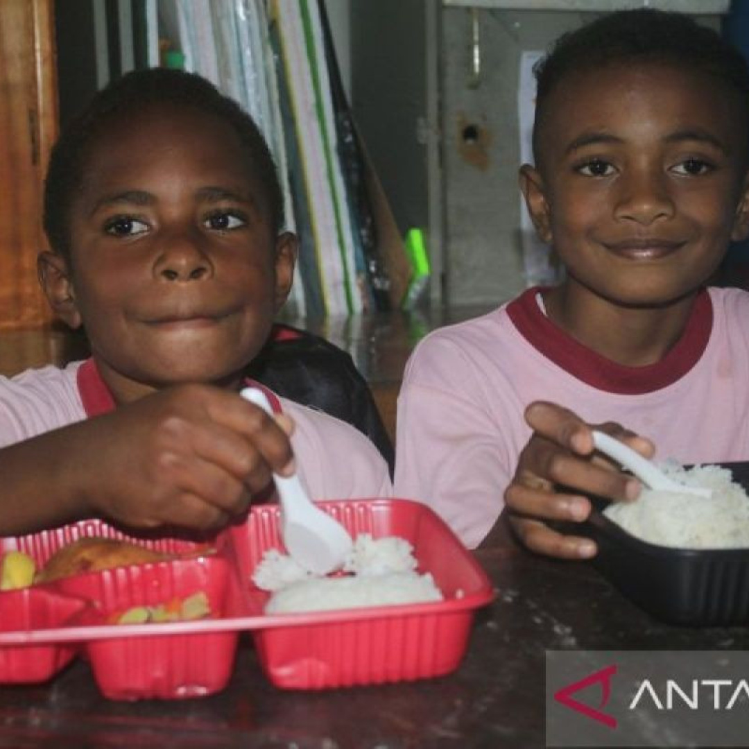 Free Nutritious Meals Program Enhances Children's Nutrition in Papua